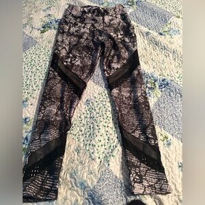 NWOT rare Onzie leggings with mesh detail, high waist